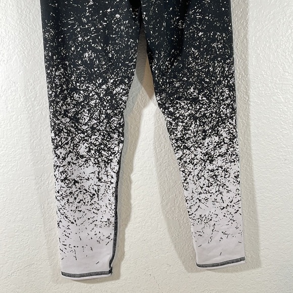 Evolution and Creation Sports Gym Black White Pattern Print Leggings Size S - Picture 7 of 8